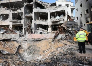 Irán lanza su más potente operación con misiles contra Israel y bases estadounidenses