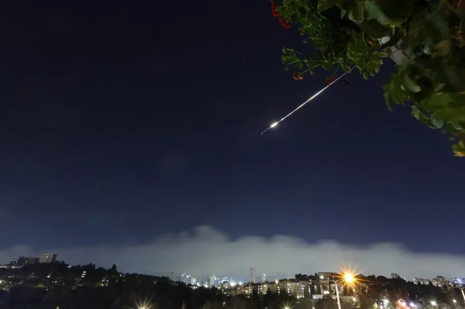 Irán lanza la oleada 87 de ataques contra sitios estratégicos de EE.UU. e Israel