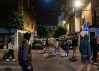 APDHA denuncia que el Ayuntamiento de Sevilla está recurriendo a bulos y mentiras que pueden provocar un brote de racismo y xenofobia en la Macarena