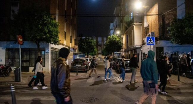 APDHA denuncia que el Ayuntamiento de Sevilla está recurriendo a bulos y mentiras que pueden provocar un brote de racismo y xenofobia en la Macarena