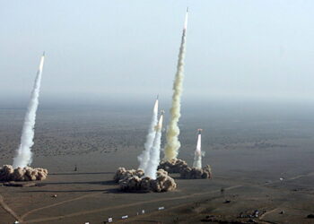 Las reservas de misiles de EE.UU. Tomahawk e interceptores SM-3 son muy limitadas: Incertidumbre ante la cantidad de misiles hipersónicos iraníes en reserva