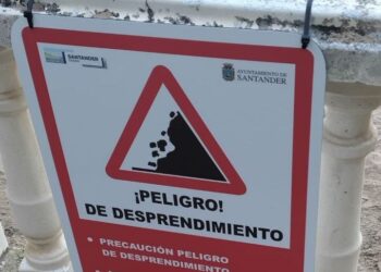 Cantabristas denuncia que el Ayuntamiento de Santander en lugar de buscar soluciones está colocando carteles para salir indemnes si vuelve a pasar algo