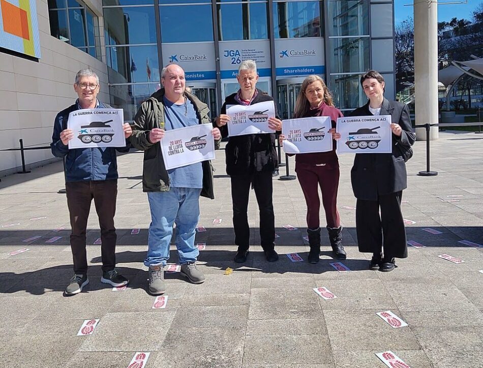 Activistas denuncian las inversiones del Santander y CaixaBank en fábricas de armas usadas por Israel en Gaza