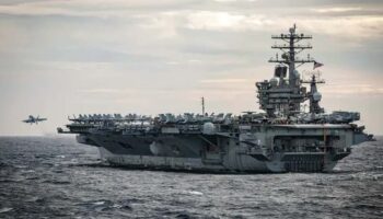 Irán ataca con misiles antibuque al portaaviones estadounidense USS Abraham Lincoln