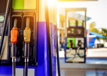 Operación salida de Semana Santa: el gasóleo es un 62,5% más caro antes de impuestos que el año pasado