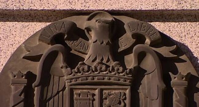 PP y Vox bloquean en la Asamblea Regional el envío al Gobierno central del catálogo de vestigios franquistas de la Región de Murcia