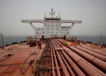 Petrolero ruso desafía bloqueo de Estados Unidos y prevé llegar a Cuba