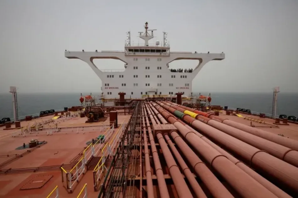 Petrolero ruso desafía bloqueo de Estados Unidos y prevé llegar a Cuba