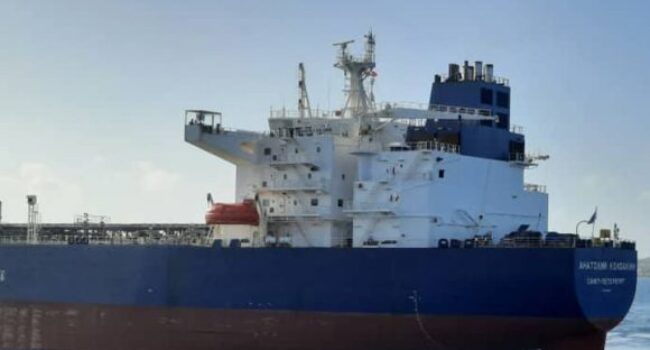 Concluye exitosamente la descarga de 100.000 toneladas de crudo ruso donadas a Cuba