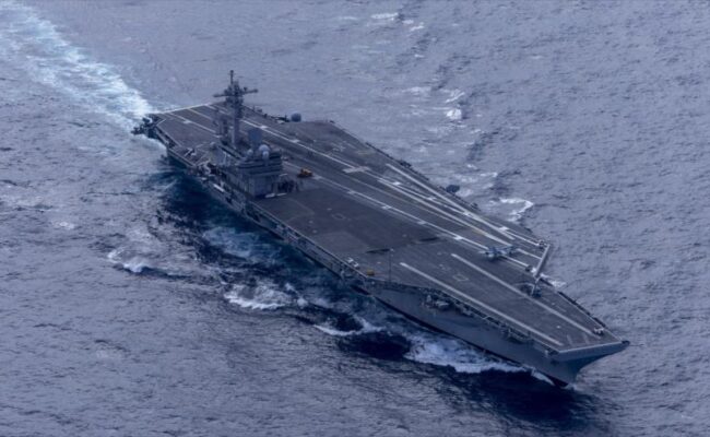Portaviones Bush usa ruta inusual por temor a ataques de Ansarolá
