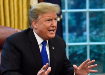 Wall Street Journal: Trump “gritó a sus asesores” tras derribo de caza F-15 en Irán