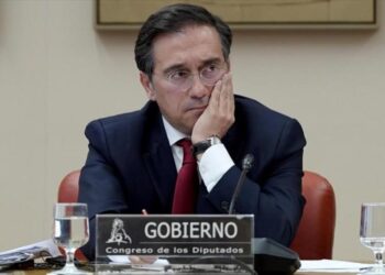 Albares condena el “desprecio” de Israel al alto el fuego tras reabrir la embajada de España en Irán