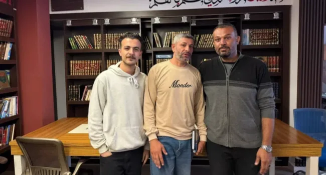 Gaza abre biblioteca en medio de ofensiva israelí como símbolo de resistencia