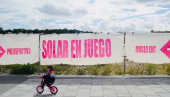 Entrega de más de 9.000 firmas contra el museo de la EMT en Mahou-Calderón (Madrid), el 29 de abril