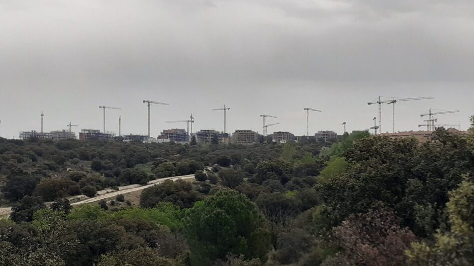 «Salvemos las Rozas» presenta al Ayuntamiento más de 3.000 firmas contra el Plan General de Ordenación Urbana