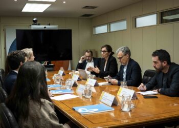Mónica García se reúne con representantes de la Asociación DEBRA Piel de Mariposa