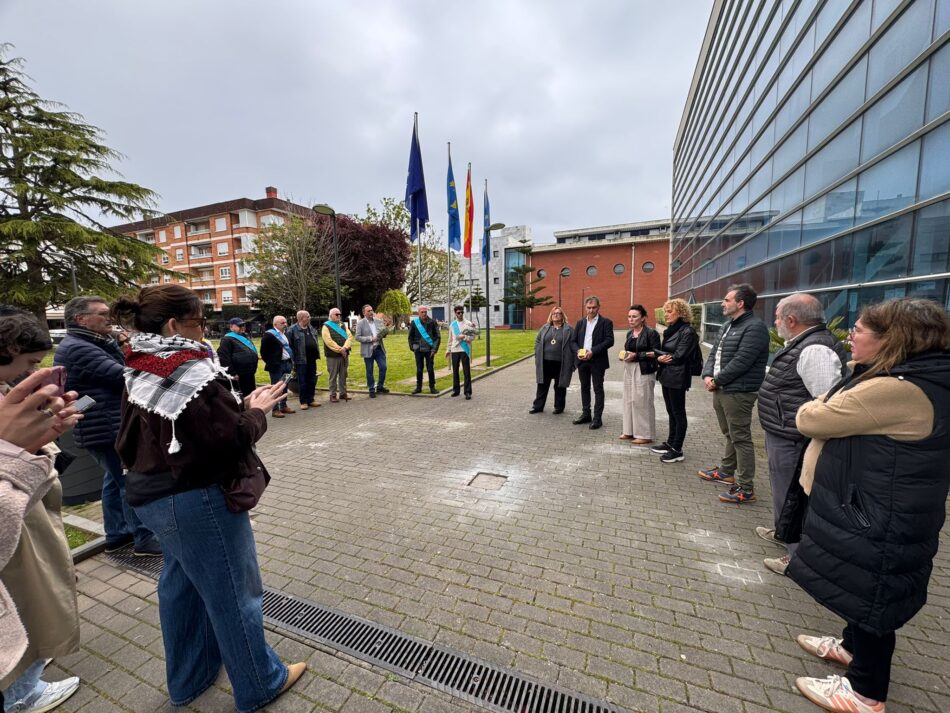 Asturias refuerza su compromiso frente al fascismo con la instalación de dos nuevas ‘Stolpersteine’ en Lluanco