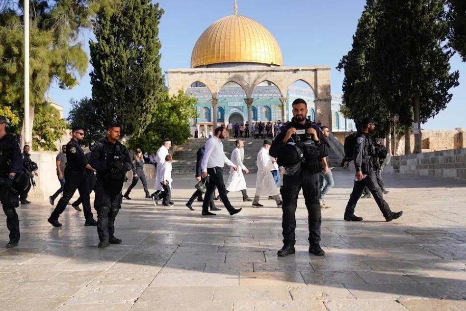 ​Asaltos israelíes a Al Aqsa y redadas en Jerusalén y Cisjordania