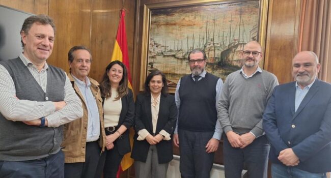 CCOO y UGT rechazan cualquier intento de intromisión de empresas extranjeras que cuestionen la reserva de pabellón en los servicios portuarios españoles