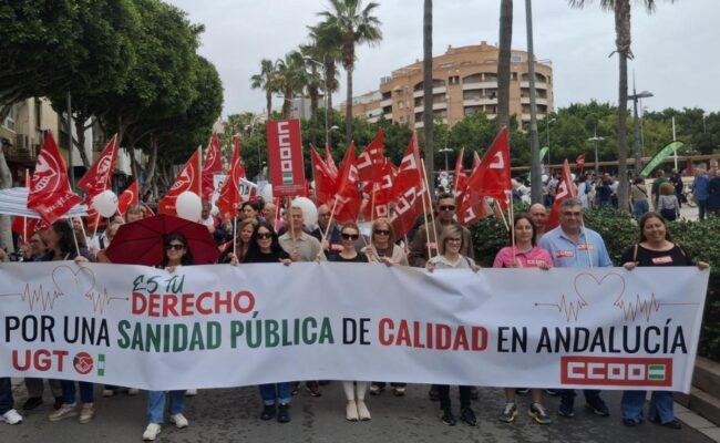 Miles de personas se movilizaron en Andalucía en defensa de un sistema sanitario “al límite” el domingo: “La sanidad no se vende, se defiende”