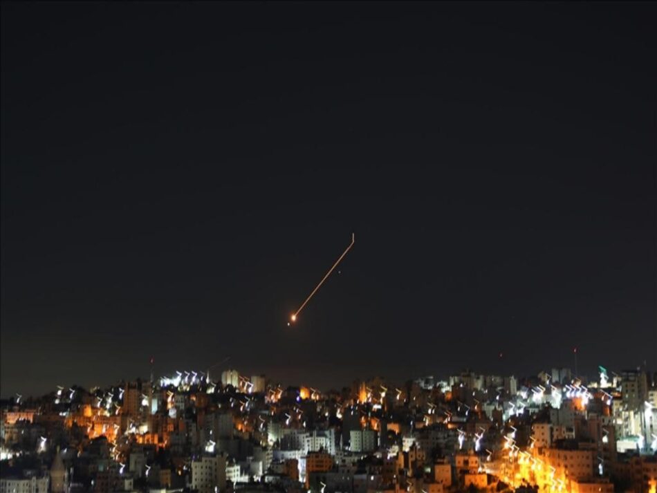 Irán ataca objetivos estadounidenses en Israel y EAU