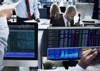 Trading de CFD vs Opciones: ¿Cuál funciona mejor en mercados volátiles?