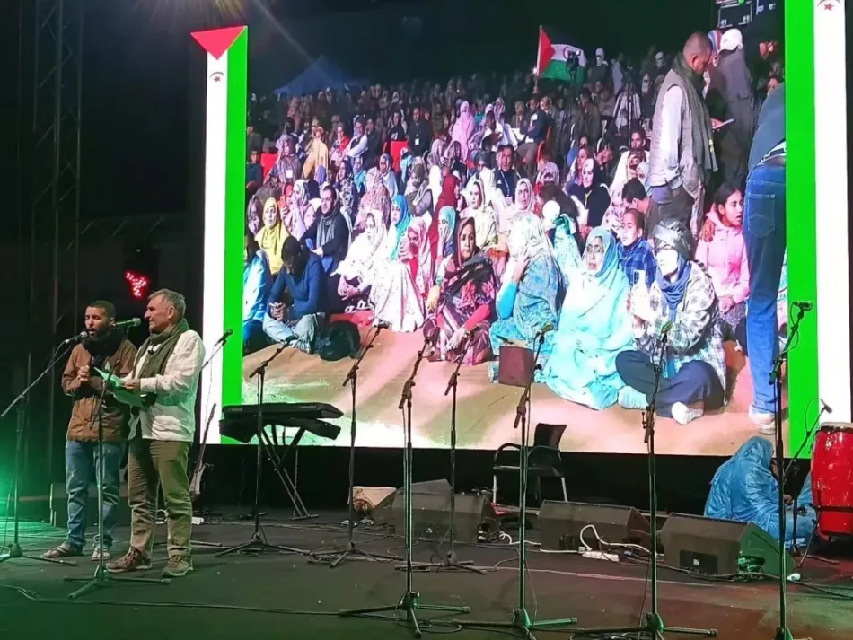 Santiago exige que se cumpla de inmediato con el referéndum de autodeterminación para el Sáhara durante el 50 aniversario de la República Árabe Saharaui en los campamentos de Tinduf