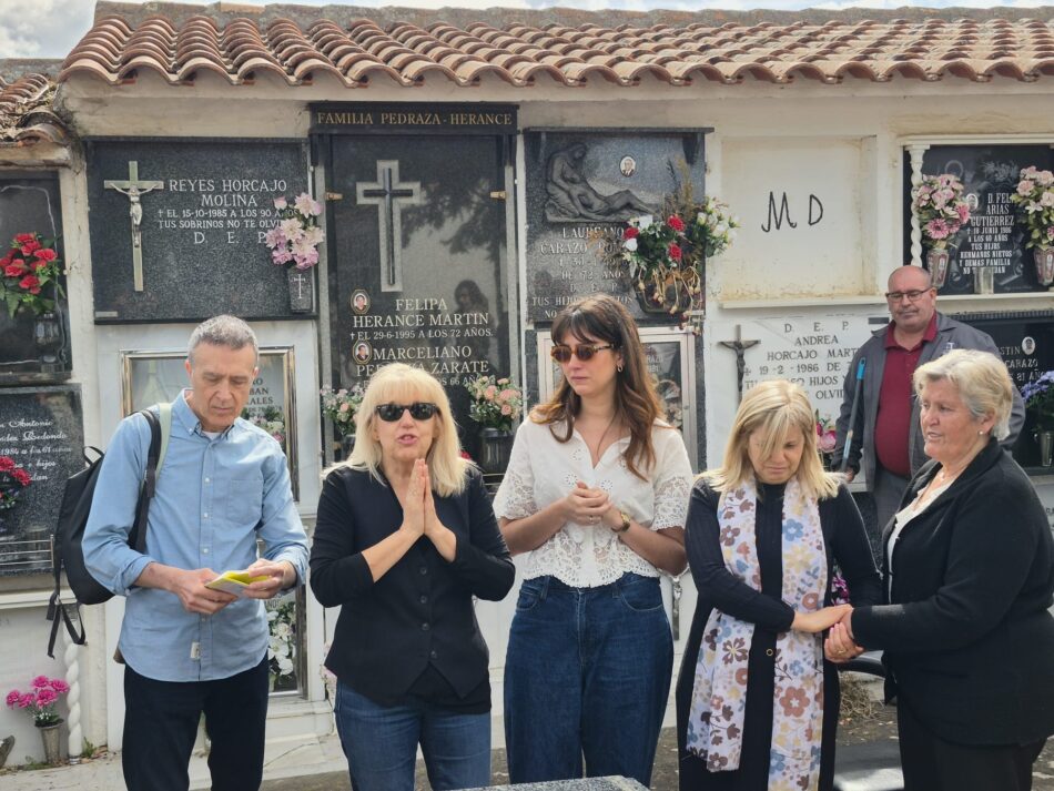 La familia de Eustasio Herance Martín recibe sus restos tras haber sido exhumado e identificado genéticamente por la ARMH