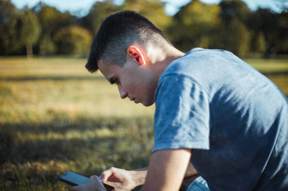 ¿Es la generación Z menos inteligente? Qué hay detrás de su declive en algunas pruebas cognitivas