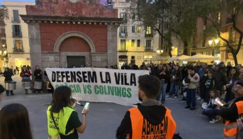 Sindicatos y cooperativismo de vivienda presentan una salida para el bloque Sant Agustí: la cooperativización