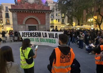 Sindicatos y cooperativismo de vivienda presentan una salida para el bloque Sant Agustí: la cooperativización
