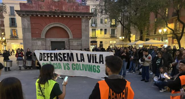 Sindicatos y cooperativismo de vivienda presentan una salida para el bloque Sant Agustí: la cooperativización