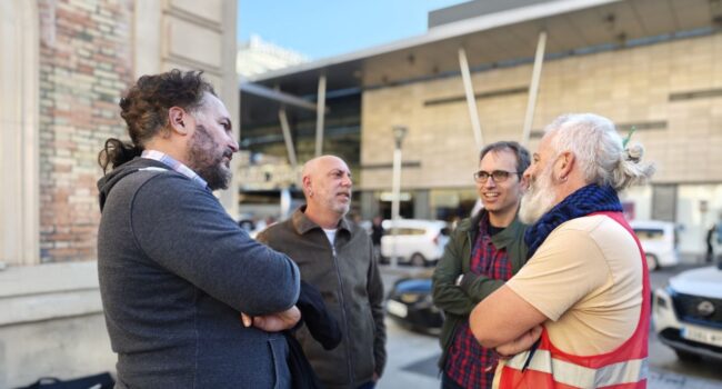 El candidato de Por Andalucía, Ernesto Alba, exige «frenar las ayudas públicas a las empresas que explotan a sus trabajadores»