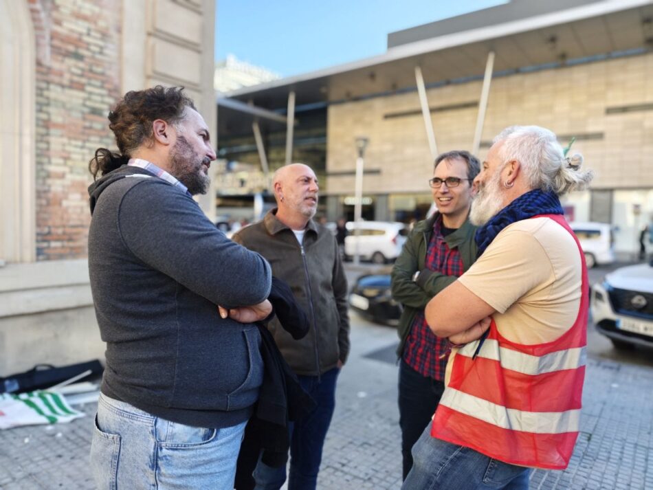 El candidato de Por Andalucía, Ernesto Alba, exige «frenar las ayudas públicas a las empresas que explotan a sus trabajadores»