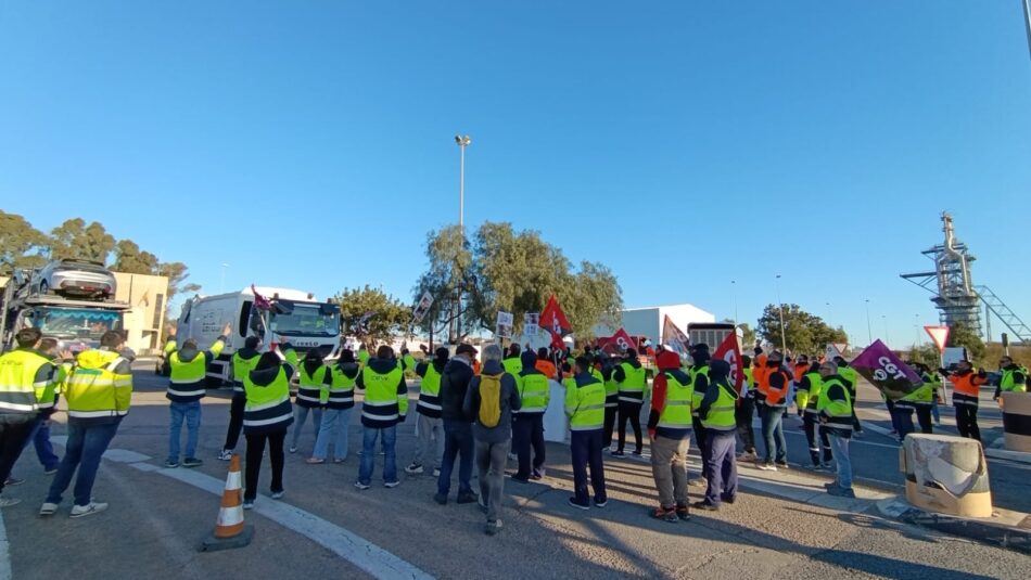 Tercer día de huelga consecutiva en CEVA FLV, logista de Toyota, con amplio respaldo de la plantilla en Camp de Morvedre