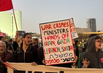 Policía israelí reprime protesta en rechazo a guerra de Netanyahu contra Irán, Líbano y Palestina