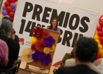 Izquierda Unida Rivas entregará el Premio 14 de Abril en la Categoría General a Sarah Santaolalla el próximo domingo 10 de mayo
