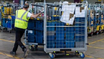 El grupo Sumar coincide con CCOO el que el modelo laboral de Correos es insostenible, y exige un cambio de rumbo