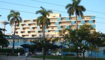 Compromís anima a la ciudadanía a sumarse a la campaña de solidaridad para la electrificación solar del hospital pediátrico William Soler de Cuba