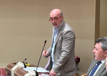 IU acusa al Gobierno de Murcia de excluir a familias en pobreza severa de las ayudas de comedor escolar