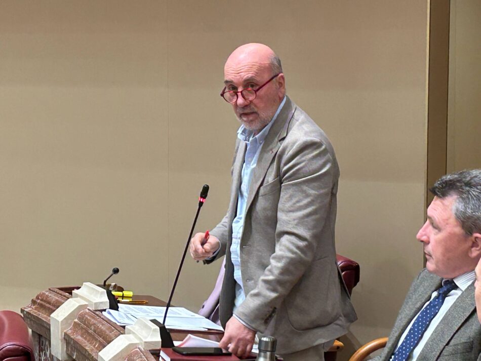 IU acusa al Gobierno de Murcia de excluir a familias en pobreza severa de las ayudas de comedor escolar