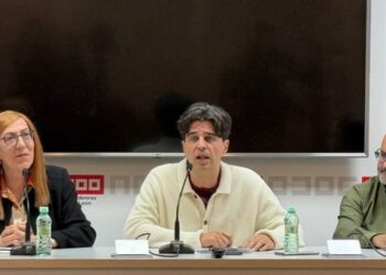 Izquierda Unida de Castilla y León pone sus sedes a disposición de personas migrantes para facilitar su regularización