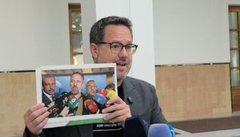 Adelante Andalucía denuncia al número dos de Vox por cobrar 60.000 euros de Canal Sur mientras trabaja para Abascal