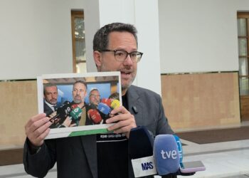 Adelante Andalucía denuncia al número dos de Vox por cobrar 60.000 euros de Canal Sur mientras trabaja para Abascal