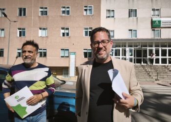 Adelante Andalucía se compromete a que la salud bucodental y los productos derivados del cáncer, como pelucas, los incluya el SAS