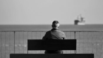 La soledad afecta a la pérdida de memoria, pero no acelera su deterioro progresivo
