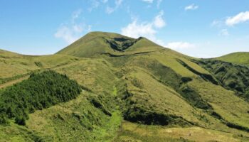 Las fallas pueden guiar el ascenso del magma, pero también detenerlo