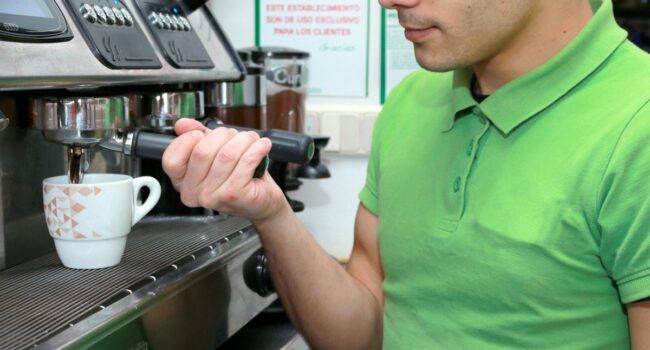 O sector servizos acaparou 8 de cada 10 empregos creados en Galiza en marzo