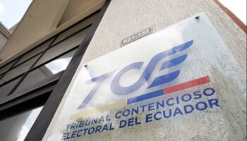 Los tribunales ratifican la suspensión del opositor Revolución Ciudadana en Ecuador