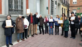 Los mayores de Chamberí (Madrid) vuelven al pleno del distrito para protestar por su discriminación en los gimnasios municipales gestionados por GoFit
